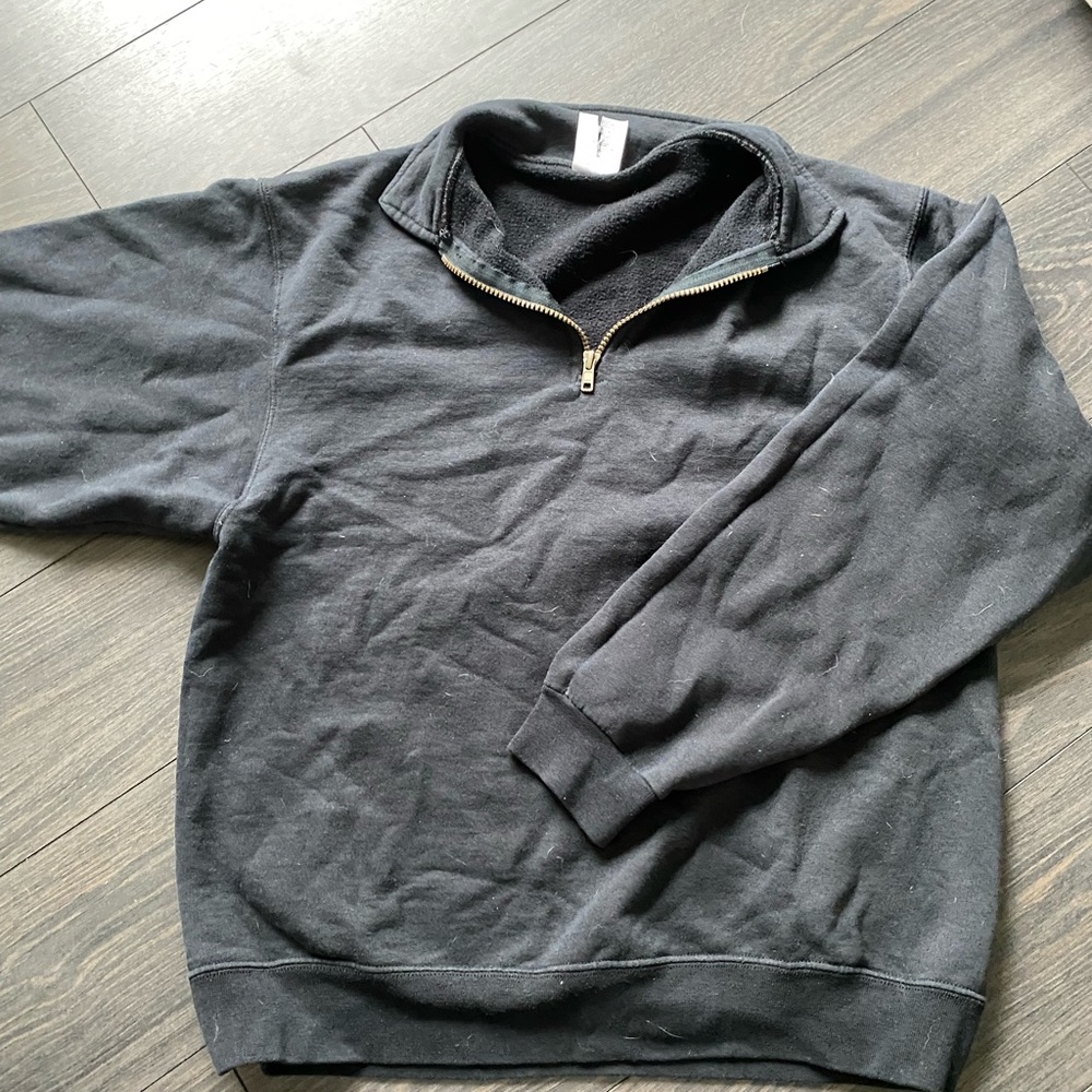 Black quarter zip